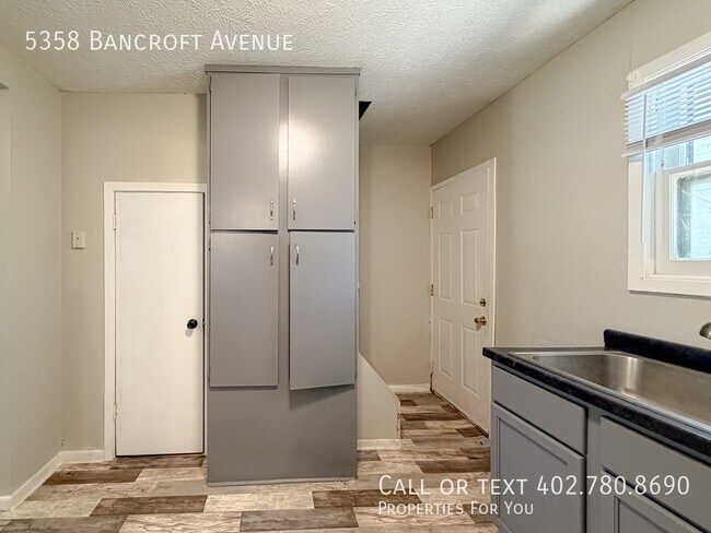 Building Photo - 5358 Bancroft Ave