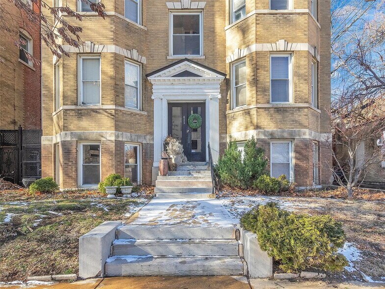 Building Photo - 411 N Newstead Ave