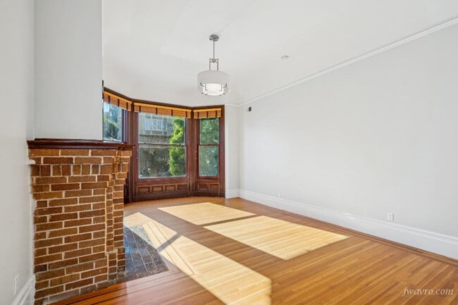 Building Photo - 860 Waller St