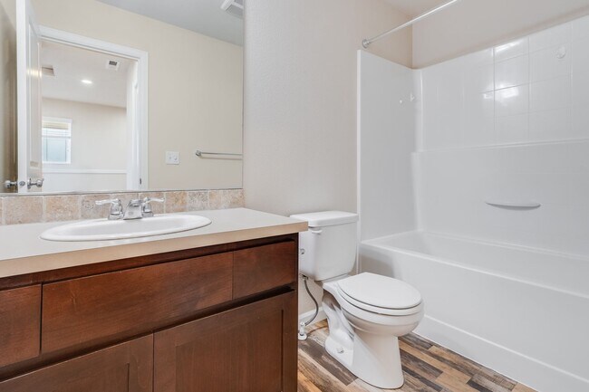 Building Photo - Beautiful 3 Bed, 3 Bath Rental Home in Happy Valley Neighborhood!