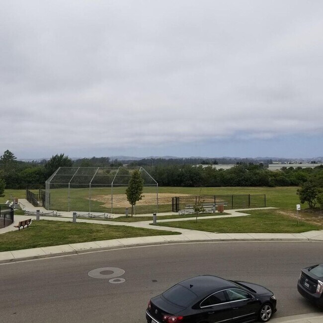 Building Photo - 2210 Briar Creek Way