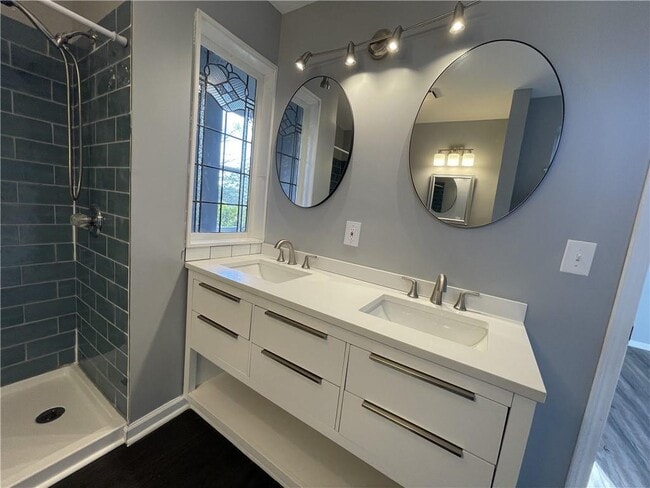 Building Photo - 3492 Point View Cir