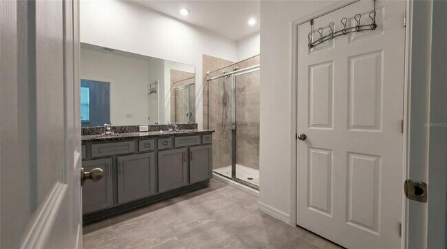 Building Photo - 693 Crown Rose Dr