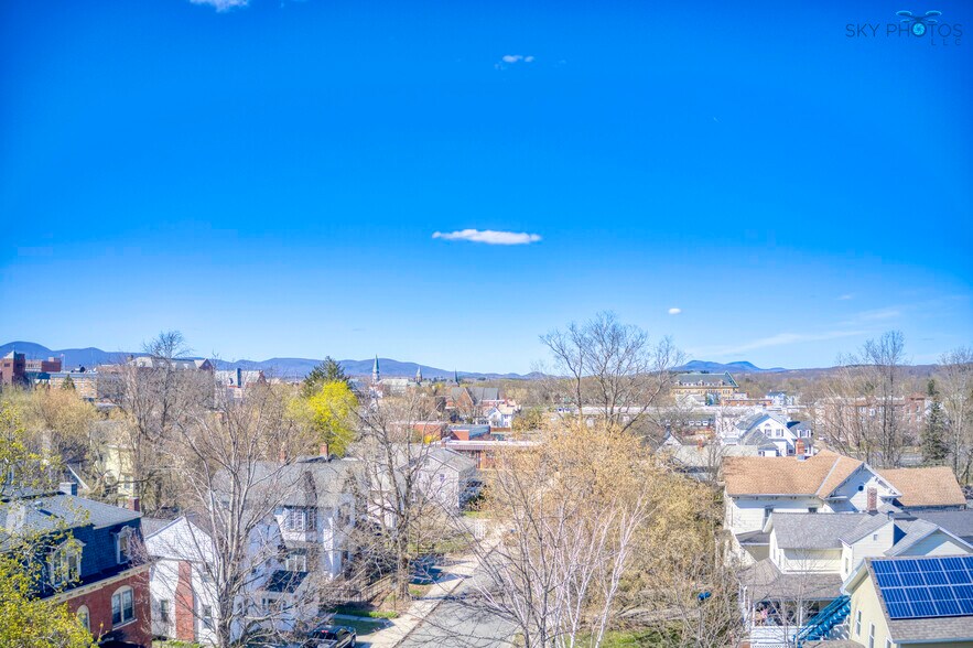 Quiet Neighborhood in the Heart of Pittsfield - 52 Pomeroy Ave