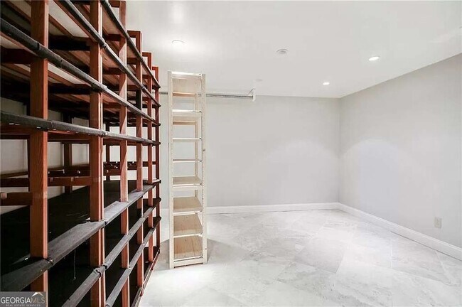 Building Photo - 460 Ivy Park Ln NE