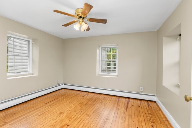 Building Photo - 607 E Wheel Rd