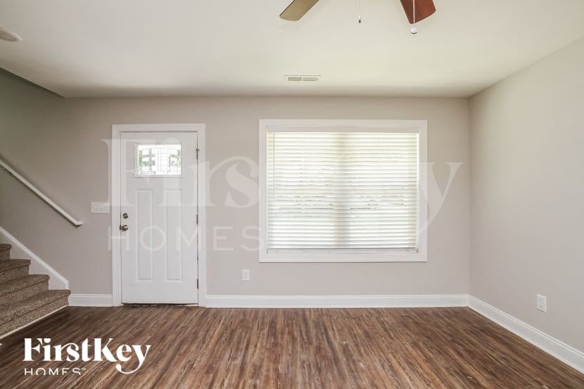 Building Photo - 665 Wilson St