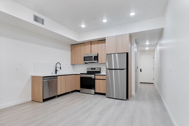 Building Photo - BRAND NEW CONSTRUCTION - Move-In Special 8...
