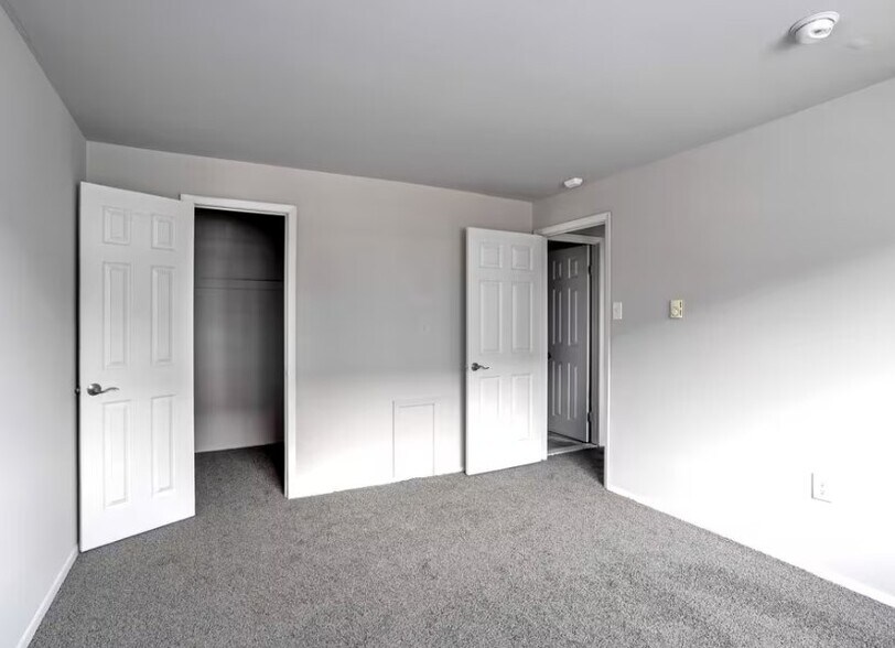 Building Photo - 500 E Upsal St