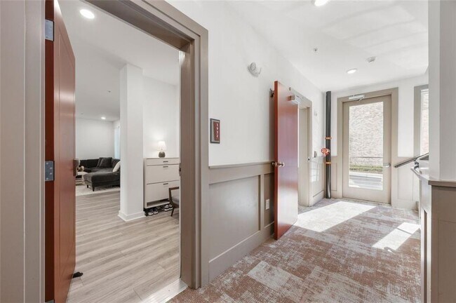 Building Photo - 396 Pratt Dr SE