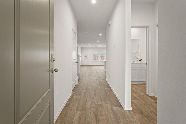 Building Photo - 30807 Khepri Ct