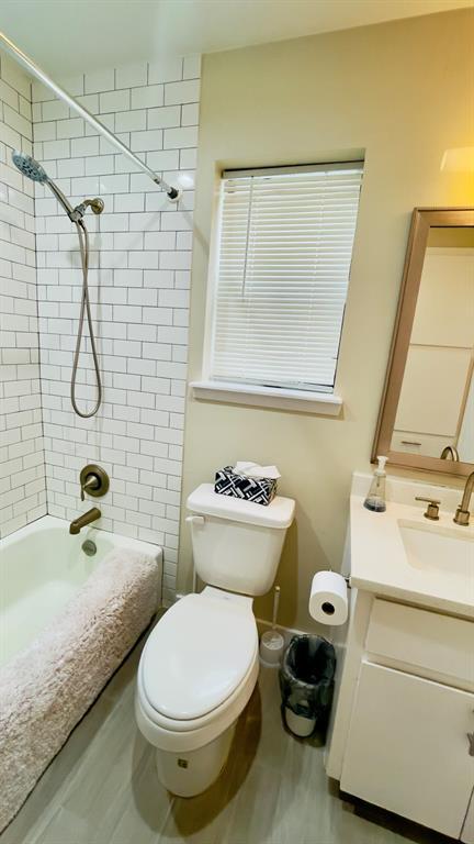 Building Photo - 2902 Cole St