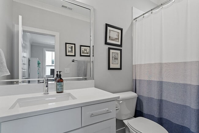 Building Photo - Stunning 3BD, 3.5BA Raleigh Townhome on a ...