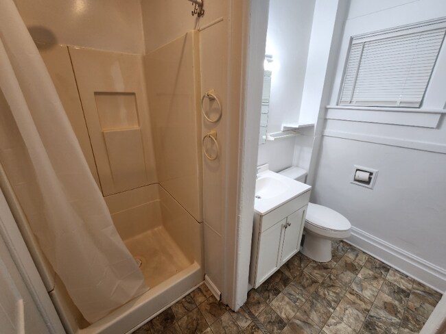 Building Photo - 42 Quimby St NE