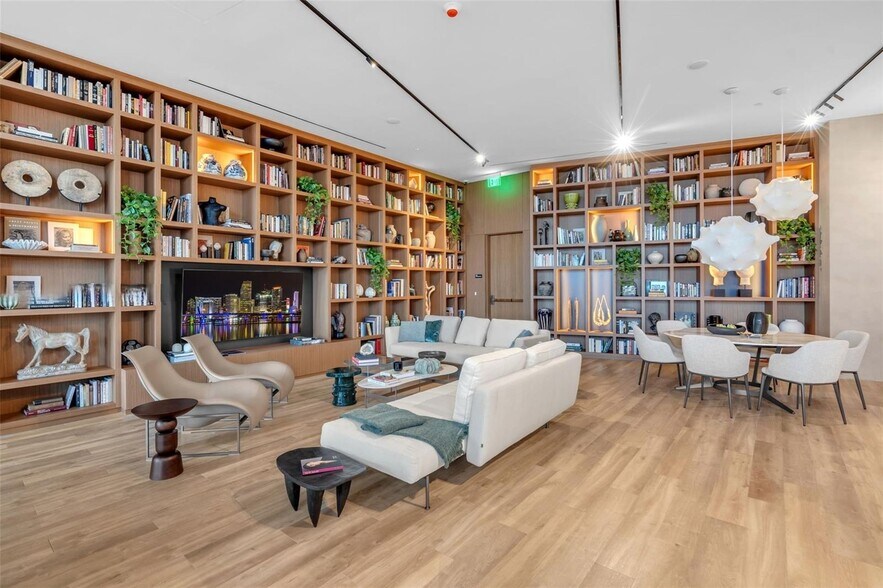 Building Photo - 1400 Biscayne Blvd