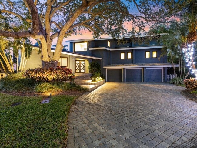 Building Photo - 621 Belle Isle Ave