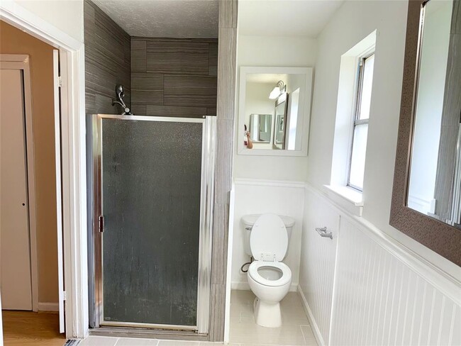 Building Photo - 10202 Hollow Canyon Dr