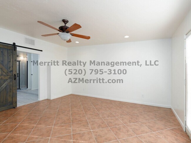 Building Photo - Sam Hughes 4 bedroom, 3 bath home with was...