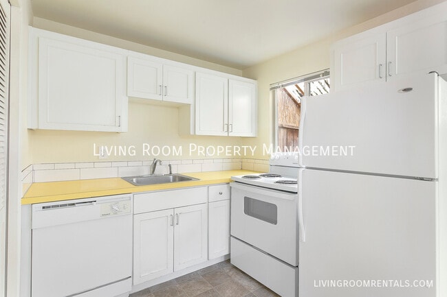 Building Photo - 1416 SE 32nd Pl