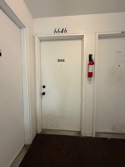 Building Photo - 6652-6666-6666 Rita Dr