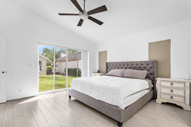 Building Photo - 790 Clearbrook Park Cir