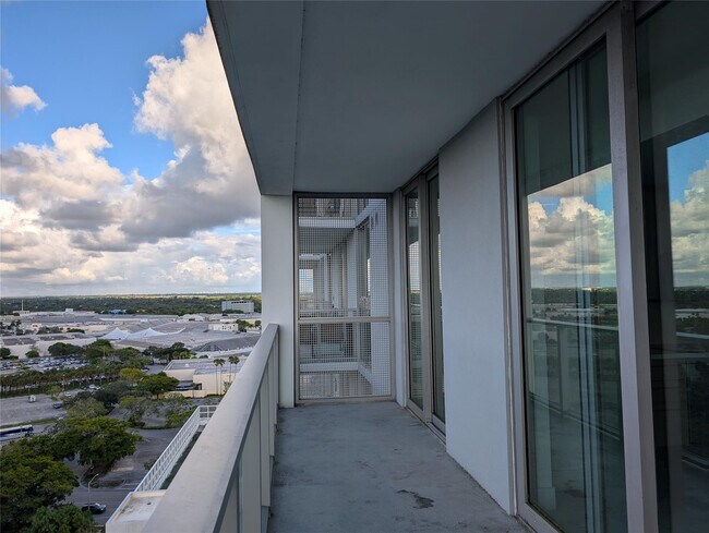 Building Photo - 2000 Metropica Wy