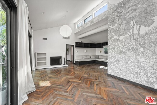 Building Photo - 21273 Entrada Rd