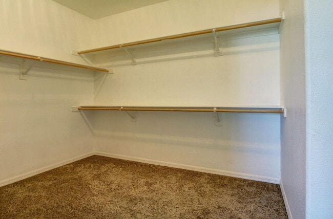 Building Photo - Step into  luxurious simplicity