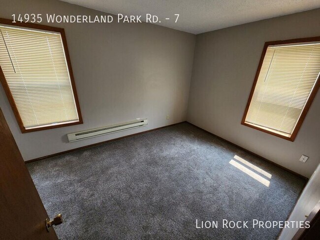 Building Photo - 14935 Wonderland Park Rd