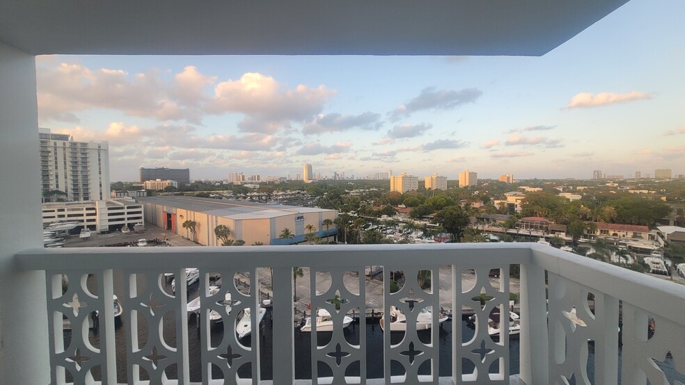 Building Photo - 13155 Ixora Ct