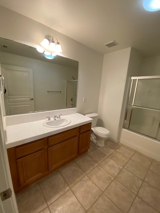 Building Photo - Beautiful Somerset Single Story Townhome N...
