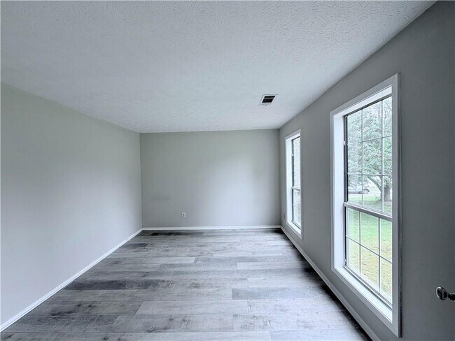 Building Photo - 2535 Selman Dr NW