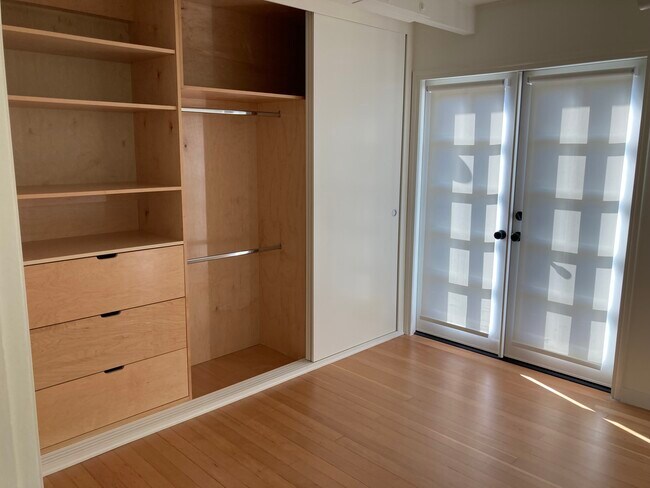 Building Photo - 10250 Seabury Ln