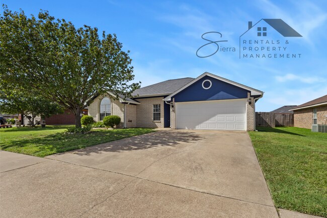 Building Photo - LIMITED-TIME MOVE-IN SPECIAL: Receive two weeks of free rent with an approved application and lea...