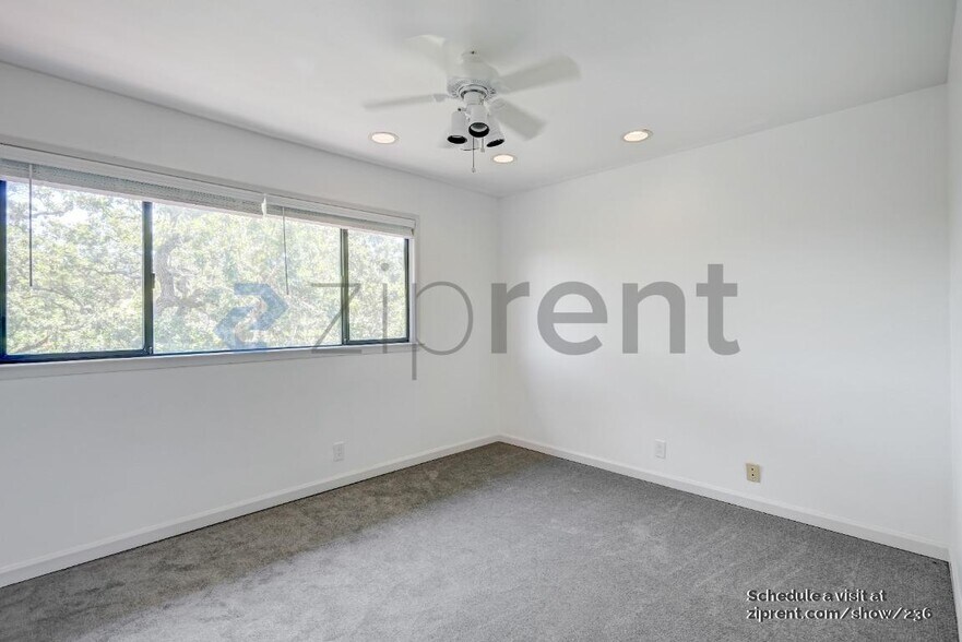 Building Photo - 8 Balra Dr