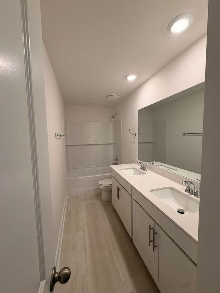 Bathroom Upstairs with dual sinks - 4305 Ashland City Hwy