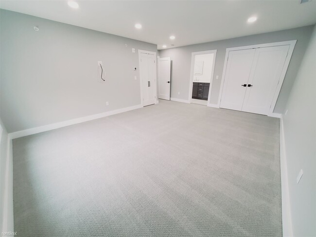 Building Photo - 2 br, 2.5 bath Condo - 492 Glenbrook Rd Un...