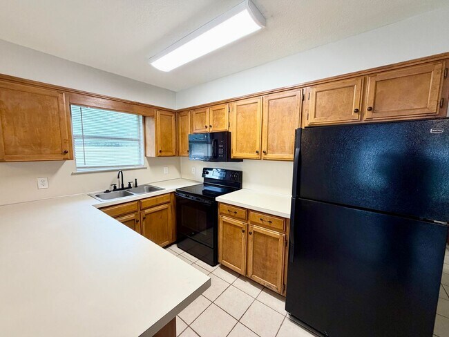 Building Photo - 3447 Pewitt Dr