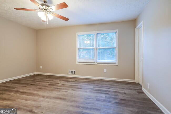 Building Photo - 2958 Quinbery Dr