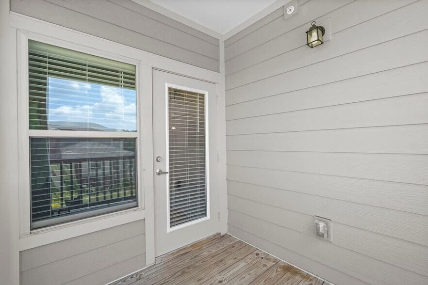 Building Photo - 19310 Carsen Grace Ct