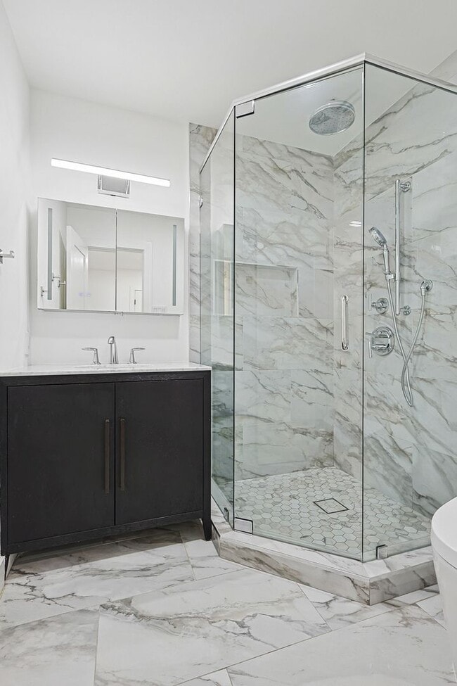 Building Photo - 12417 Quincy Ln