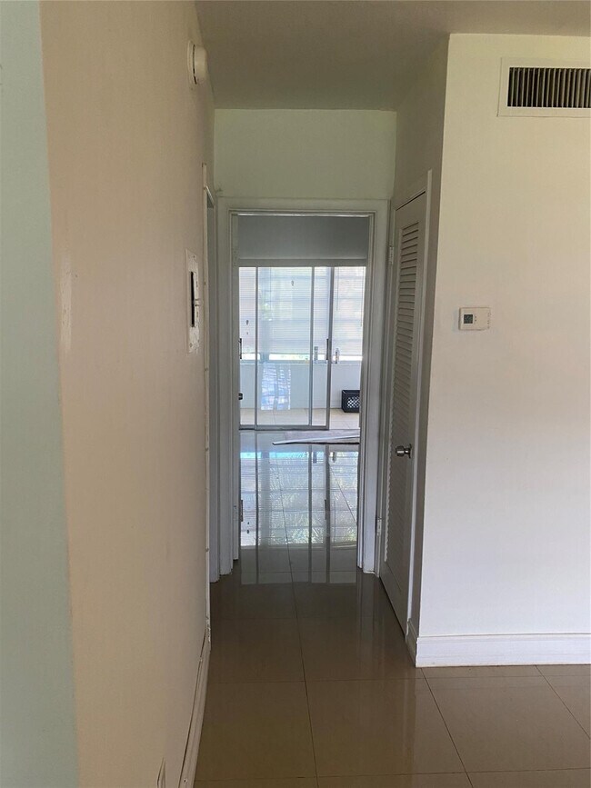 Building Photo - 51 NE 204th St