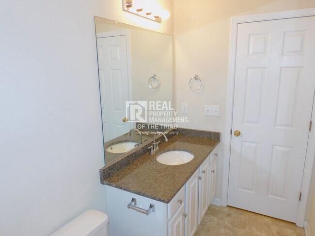 Building Photo - *NW High School* Lovely 4BR/2.5BA Home off...