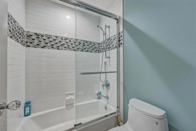 Building Photo - 9900 S Ocean Dr