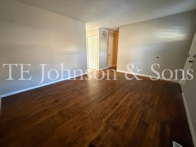 Building Photo - Charming 3BR/2BA Home with Hardwood Floors, Bonus Room & Outdoor Living