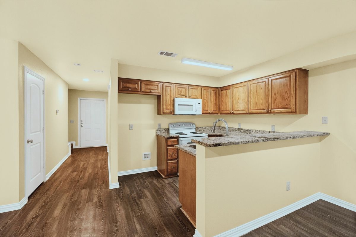 Building Photo - 1716 S Waco St