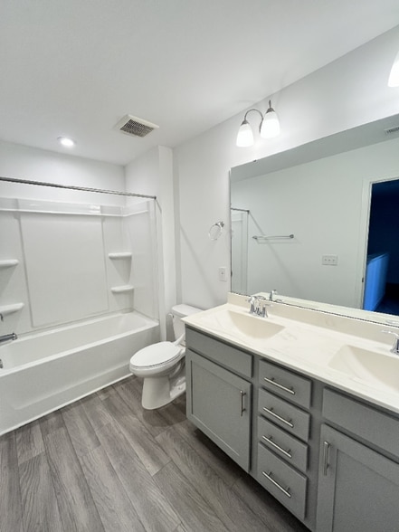 Building Photo - 135 Orvis Dr