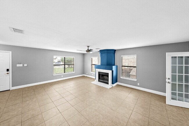 Building Photo - 2 WEEKS FREE RENT WITH 18MO LEASE SIGNED B...