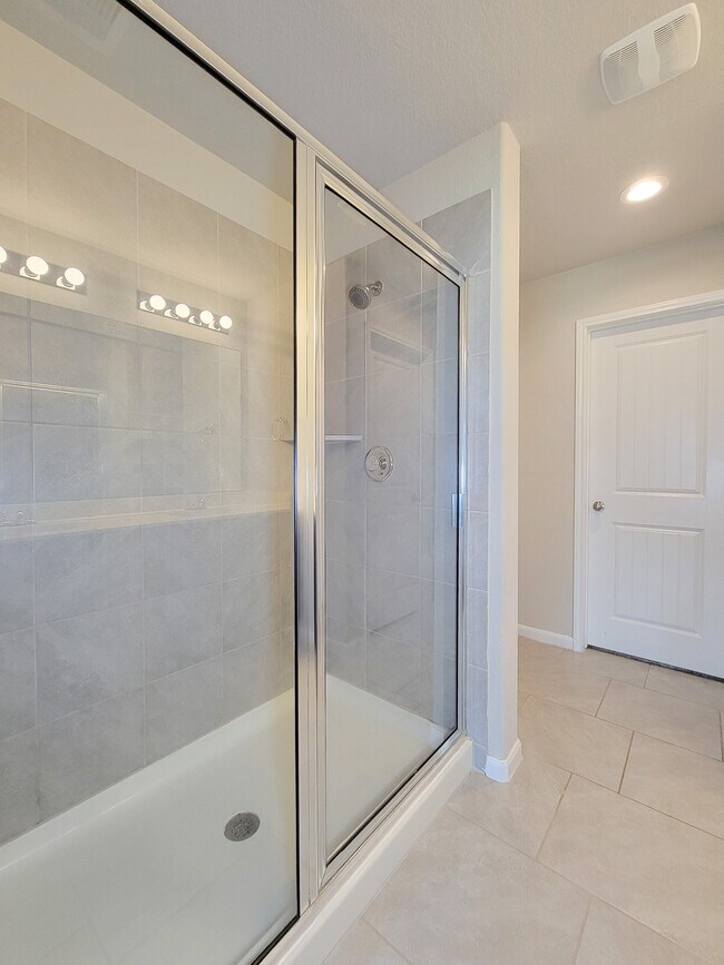Building Photo - 29614 Breakwater Dr