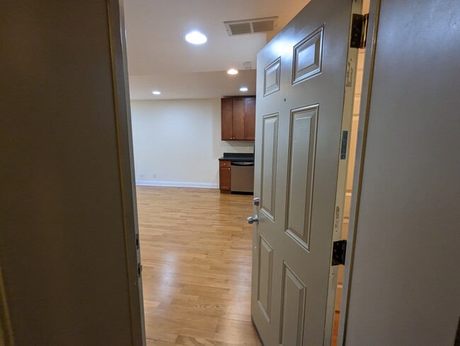 Building Photo - 2834 N Albany Ave